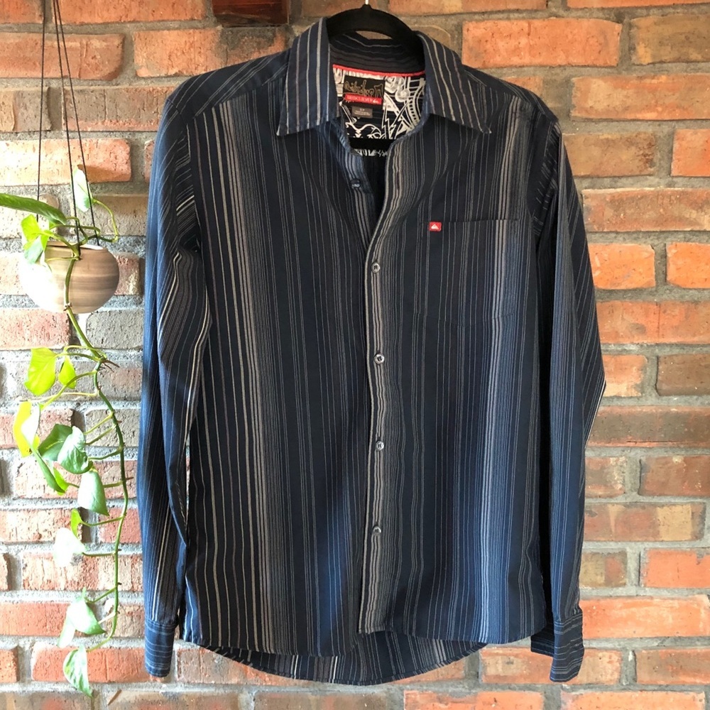 Quiksilver dress shirt Button down striped